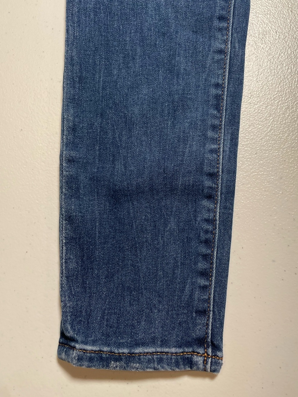 Express Skinny Mid Rise Jeans. Size 6S - Picture 6 of 10